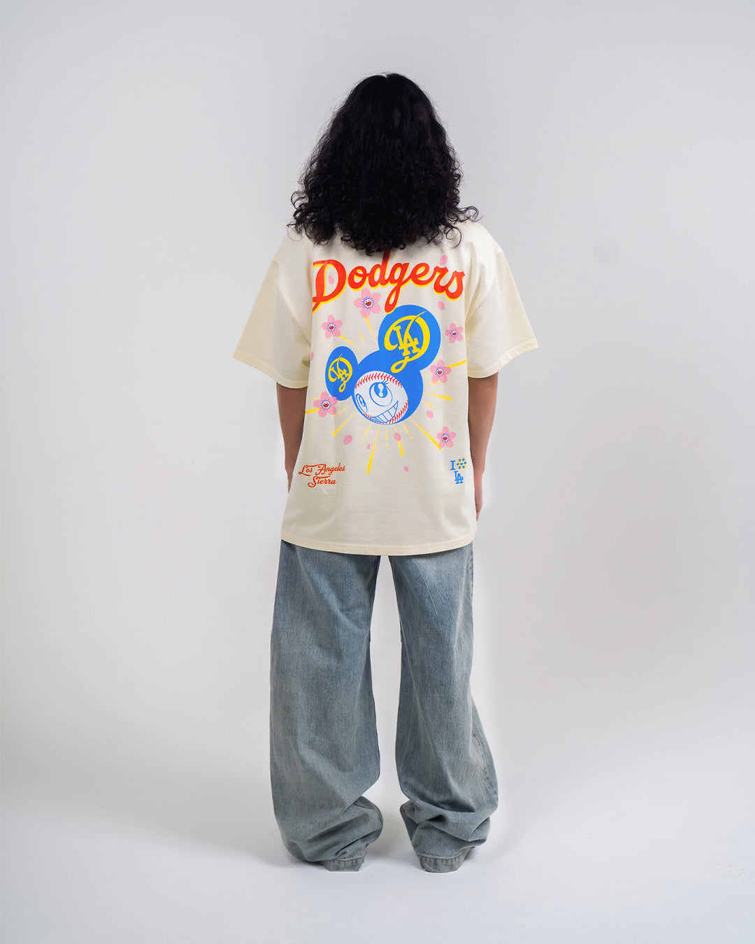 LA X TOKYO: CREAM TEE 🌼